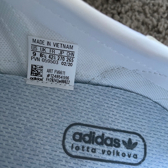 NEW Authentic Adidas Women’s Athletic Shoes Size 9 - Picture 10 of 16